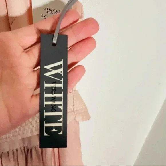 NWT Vera Wang White V-Neck Halter Gown Dress - Picture 8 of 13